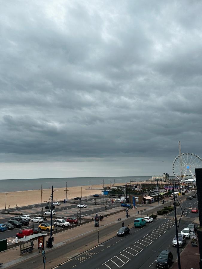 The Atlantis - Tower Apartments Great Yarmouth Bagian luar foto
