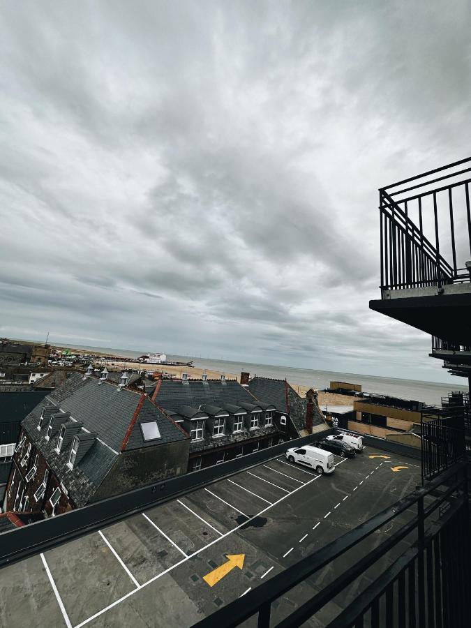The Atlantis - Tower Apartments Great Yarmouth Bagian luar foto